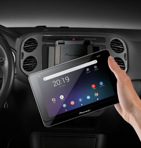 32441-76-sph-8tab-bt_installshot_2.jpg Pioneer SPH 8TAB-BT